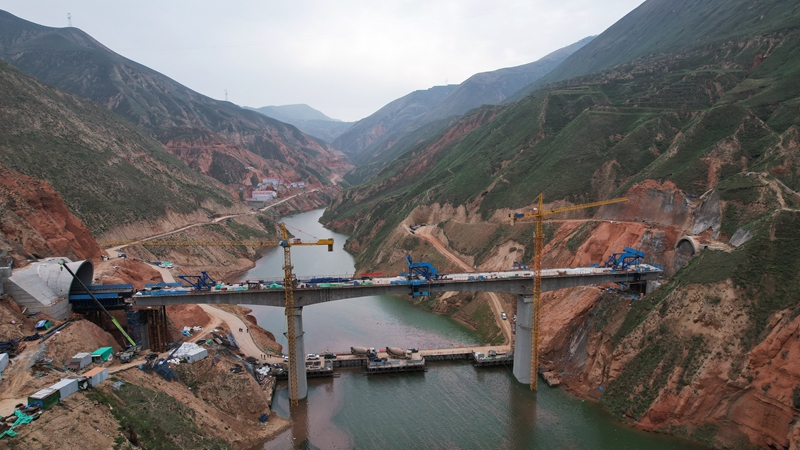兰合铁路建设加速推进(图4)