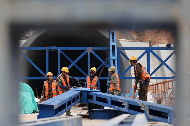 兰合铁路建设加速推进(图7)
