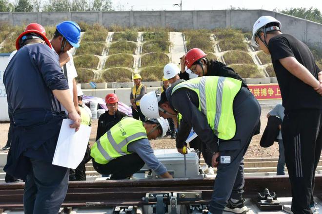 荆荆高铁全线无砟道岔进入全面施工阶段(图1)