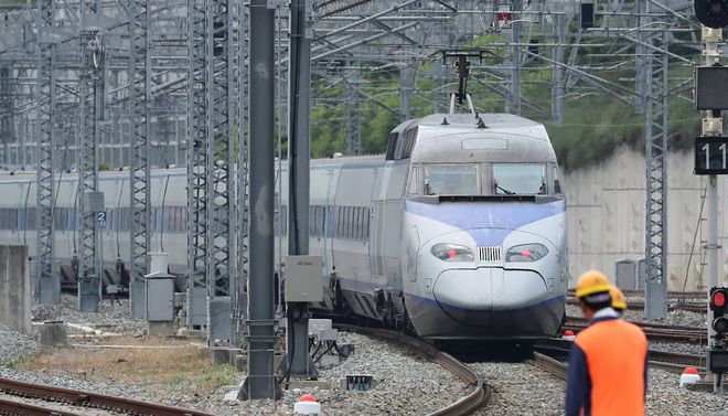 突发！K7034次列车部分车厢脱轨乘客心慌意乱好在有惊无险(图6)