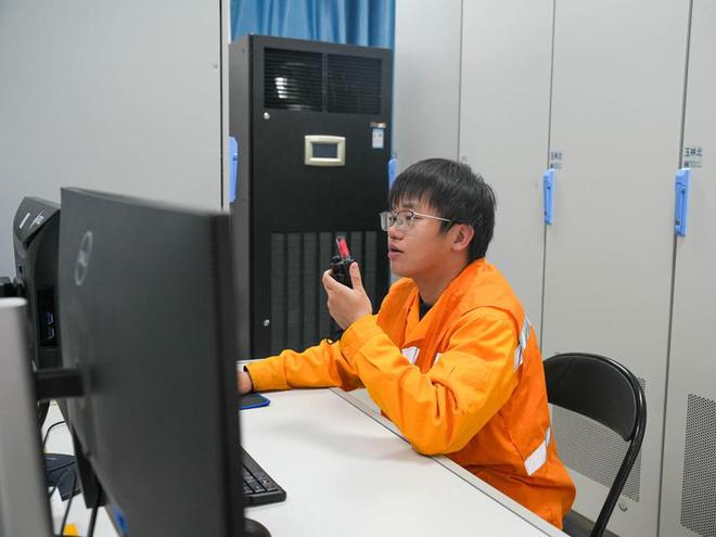 必赢Bwin国际：新春走基层｜壮乡新线上的“信号尖兵”(图3)
