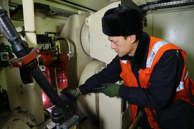 必赢Bwin国际：零下30°C！铁路人“温暖接力”(图1)