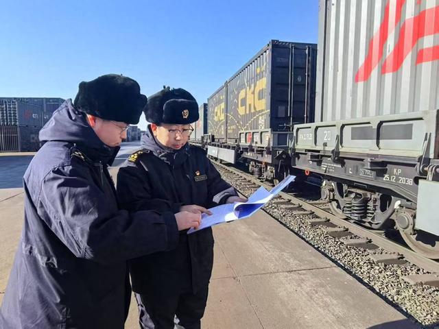 珲春海关全力助推珲马铁路出口贸易开新局(图1)