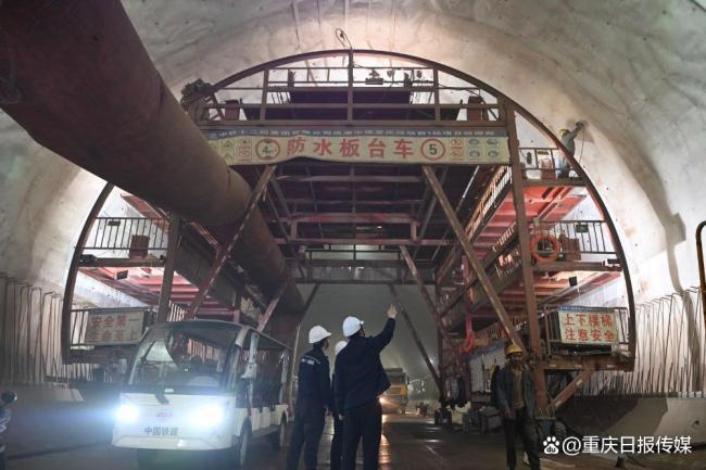 成渝中线高铁冲破地质禁区创新技术攻克难关(图1)