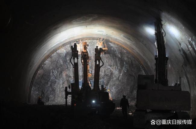 成渝中线高铁冲破地质禁区创新技术攻克难关(图3)