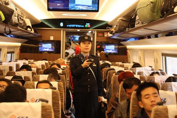 旅客的归途有他们的青春在守护(图10)