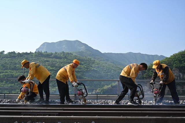 发现最美铁路——孔庄是奋斗的地方(图2)