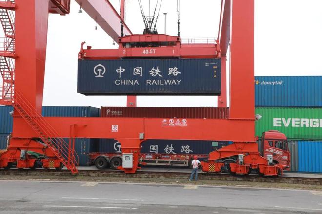 必赢Bwin国际：湘粤班列开行突破450列！铁路物流赋能湘粤协同发展(图3)