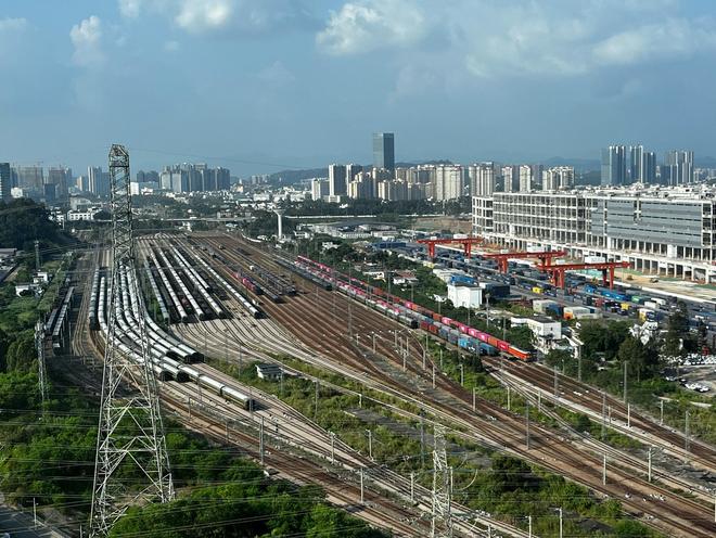 必赢Bwin国际：湘粤班列突破450列！湘粤铁路物流大通道升级“钢铁动脉”赋能国家战略融合(图2)