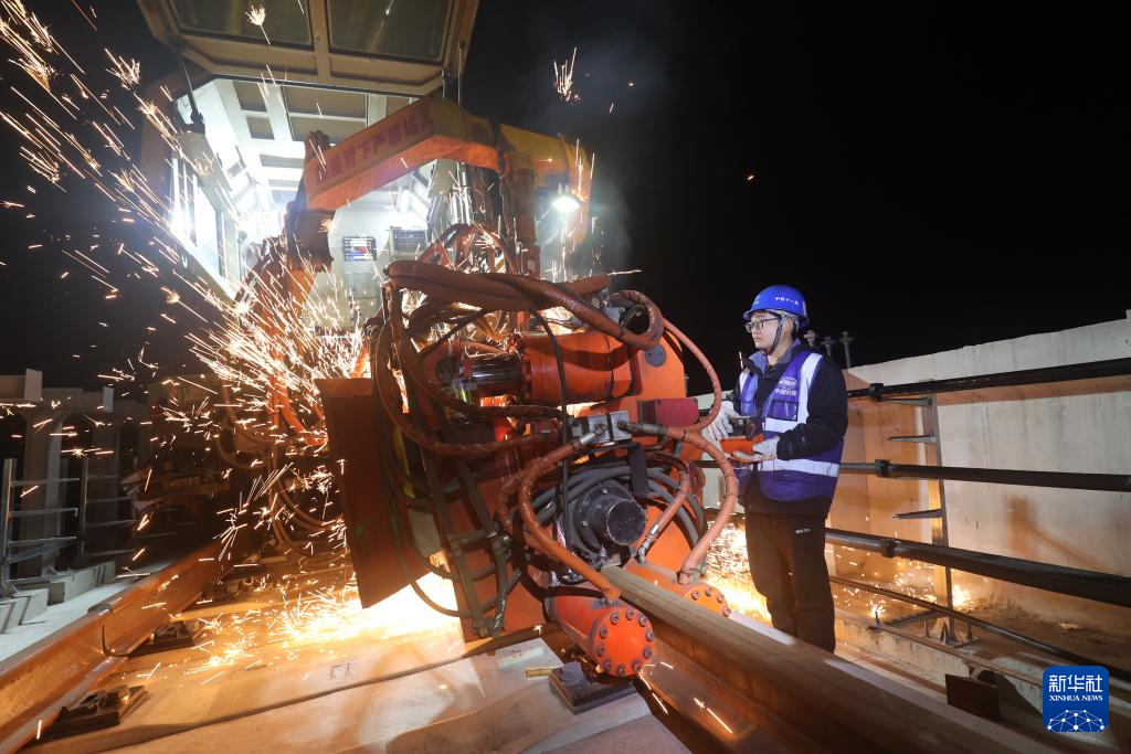 奋力冲刺“全年红”(图20)